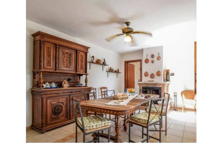 casa indipendente in vendita a Conca della Campania in zona Piantoli