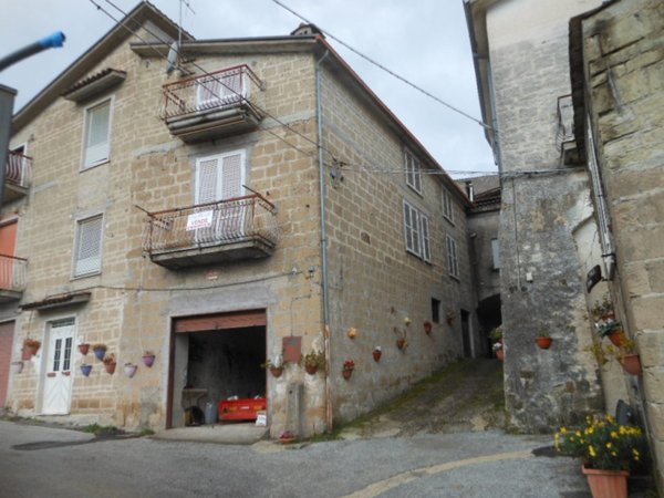 casa indipendente in vendita a Conca della Campania in zona Catailli