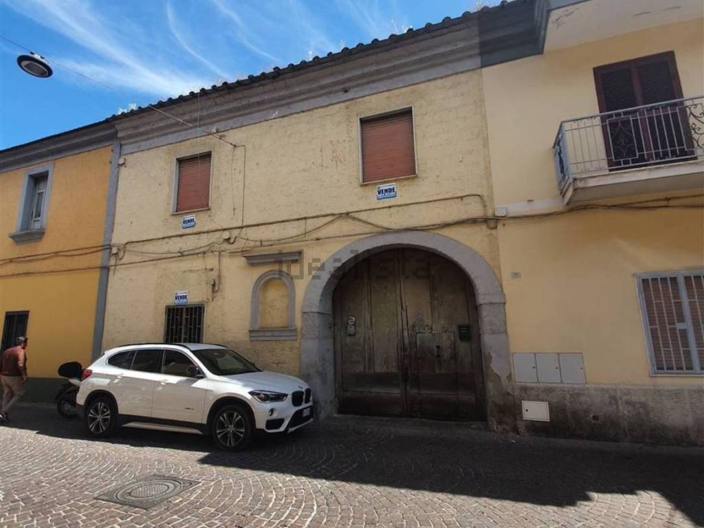 intera palazzina in vendita a Curti