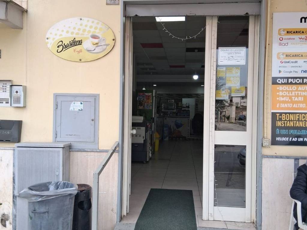 negozio in vendita a Curti