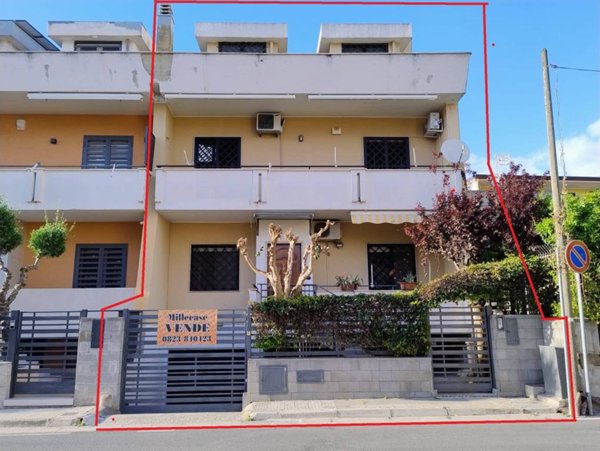 casa indipendente in vendita a Curti