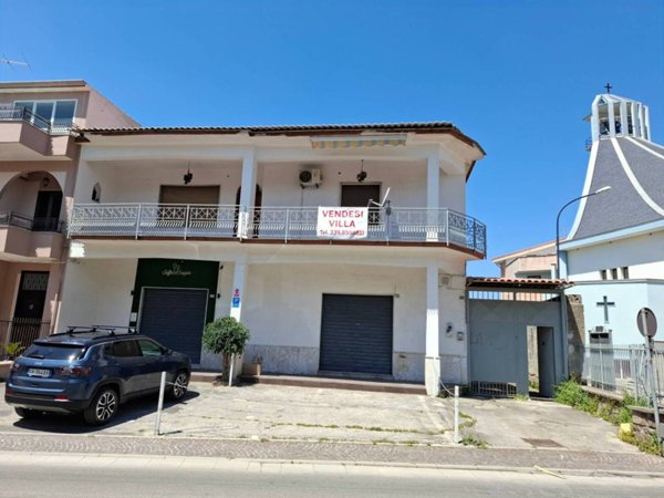casa indipendente in vendita a Curti