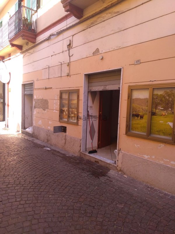 ufficio in vendita a Curti