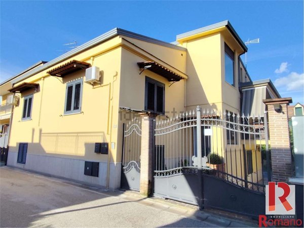 casa indipendente in vendita a Curti