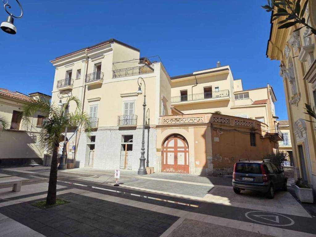 intera palazzina in vendita a Curti