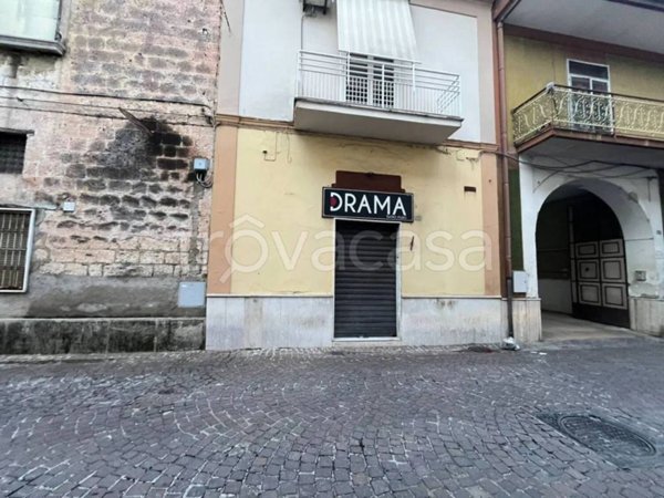 negozio in vendita a Curti