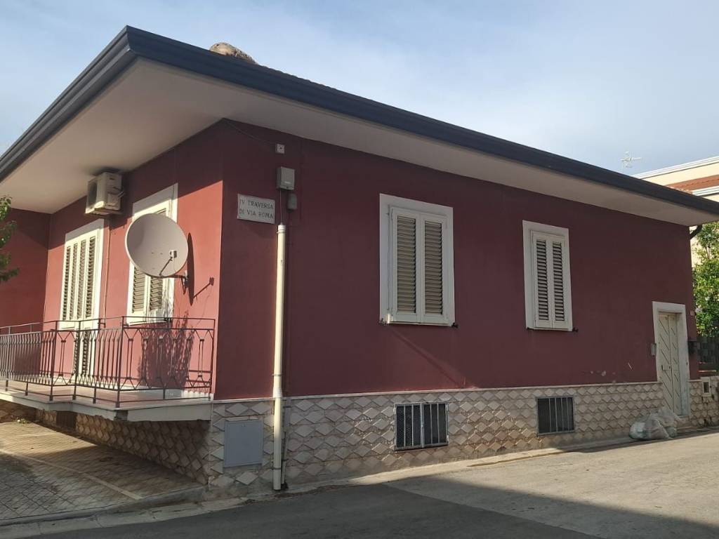 casa indipendente in vendita a Curti