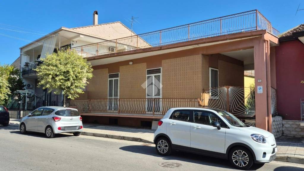 casa indipendente in vendita a Curti