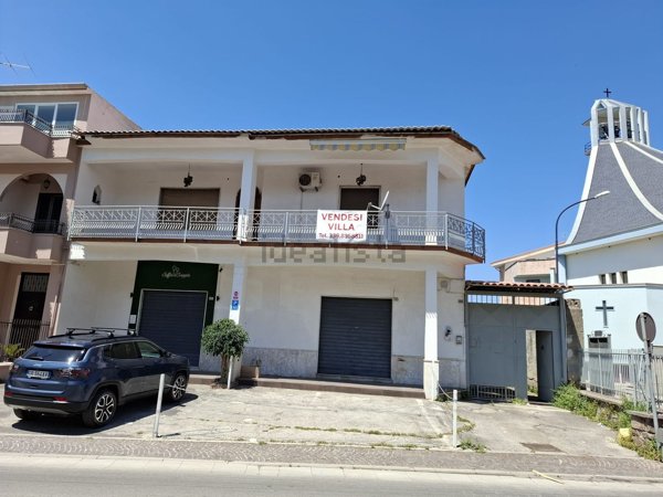 casa indipendente in vendita a Curti