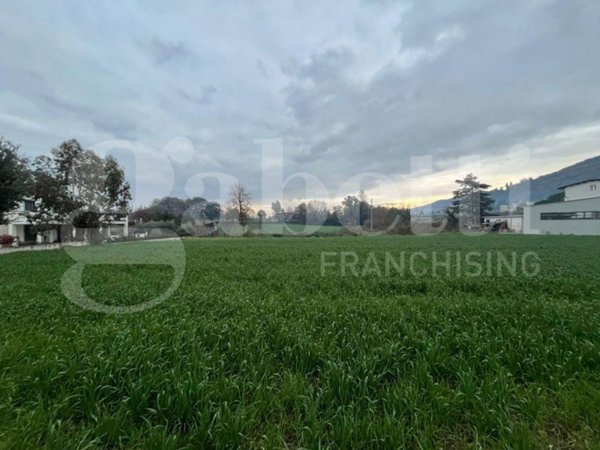 locale commerciale in vendita a Dragoni