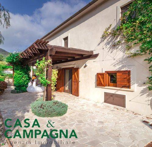 casa indipendente in vendita a Dragoni in zona San Giorgio
