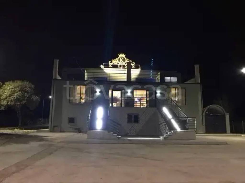 negozio in vendita a Dragoni