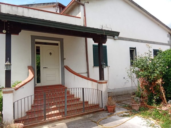 casa indipendente in vendita a Dragoni