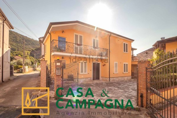 casa indipendente in vendita a Dragoni