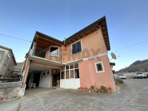 appartamento in vendita a Dragoni in zona San Giorgio