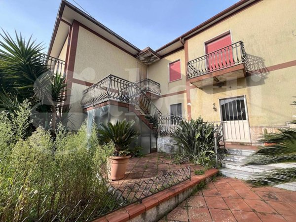 casa indipendente in vendita a Dragoni