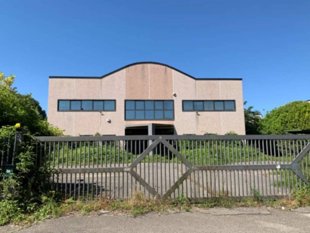 locale commerciale in vendita a Dragoni