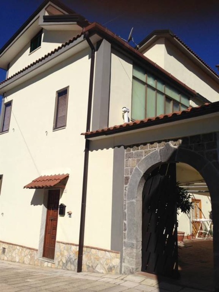 casa indipendente in vendita a Formicola