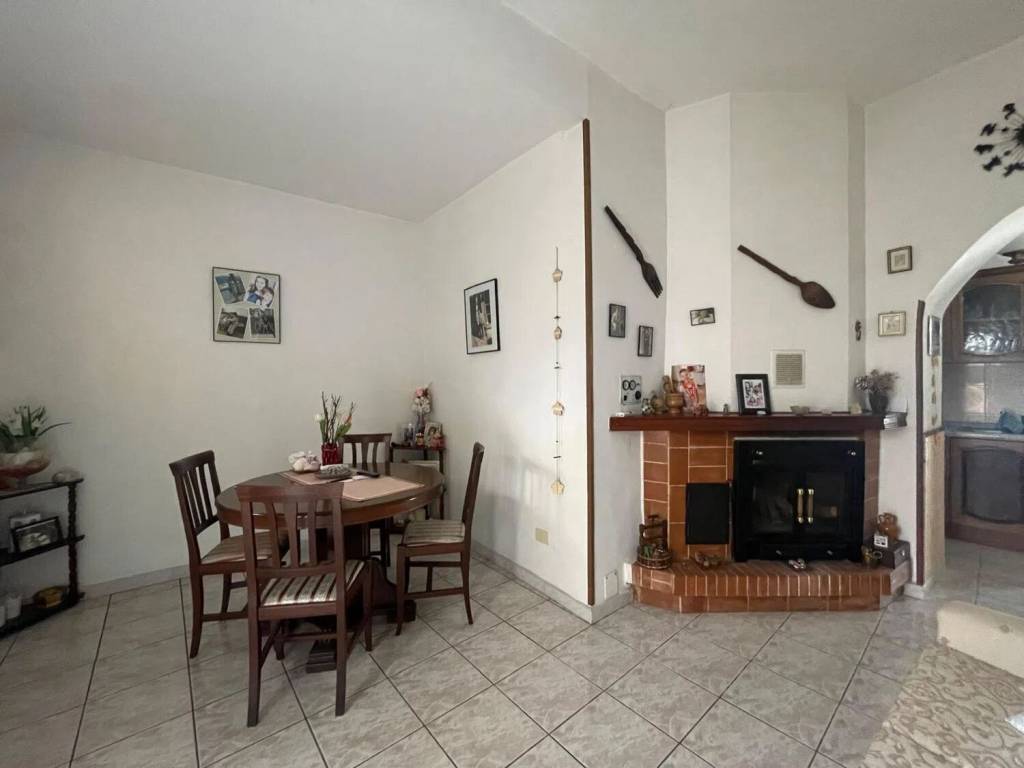 casa semindipendente in vendita a Formicola