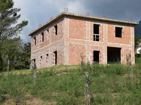 casa indipendente in vendita a Formicola