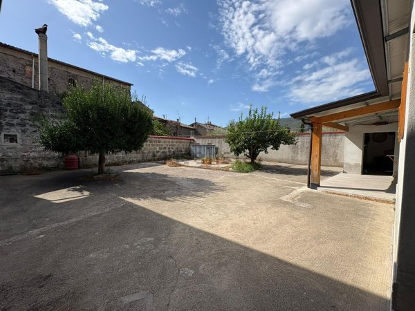 casa indipendente in vendita a Formicola