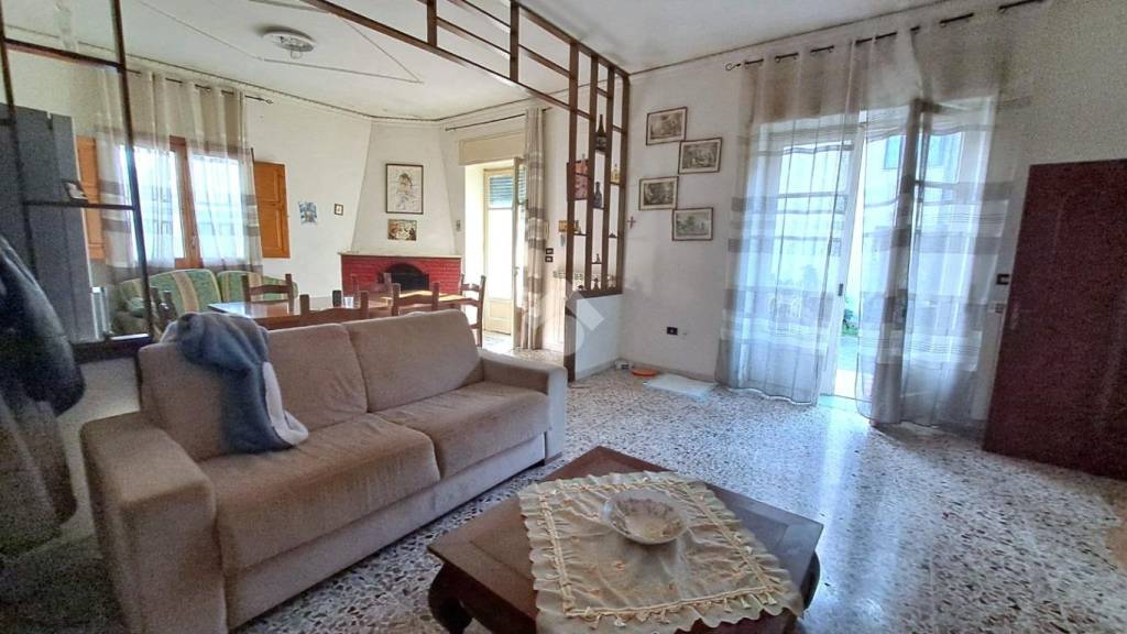 casa indipendente in vendita a Frignano