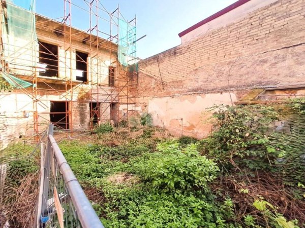 casa indipendente in vendita a Frignano