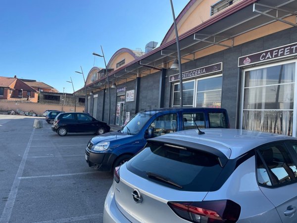 negozio in vendita a Frignano