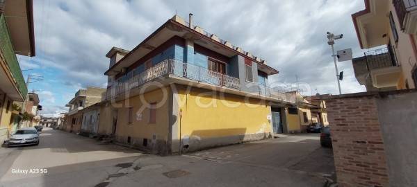 casa indipendente in vendita a Frignano