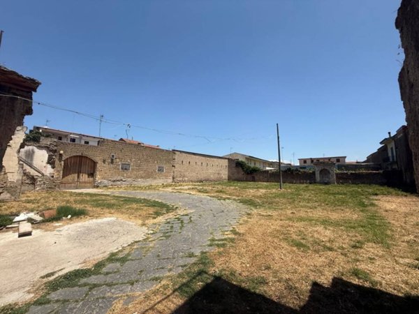 intera palazzina in vendita a Frignano