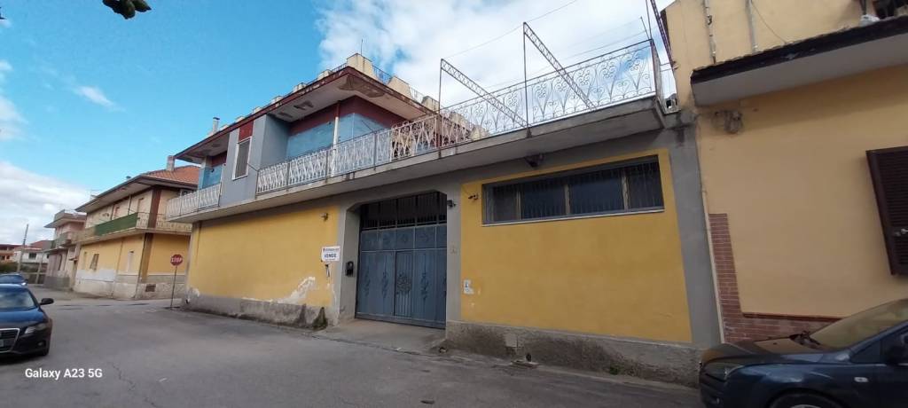 casa indipendente in vendita a Frignano