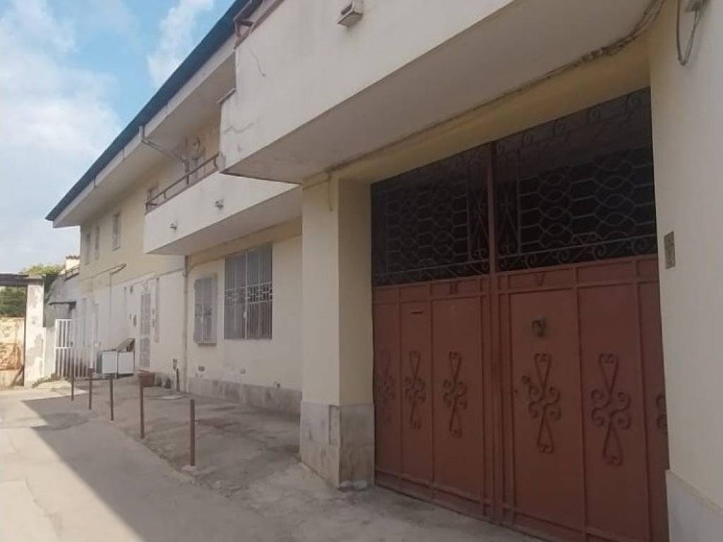 casa indipendente in vendita a Frignano