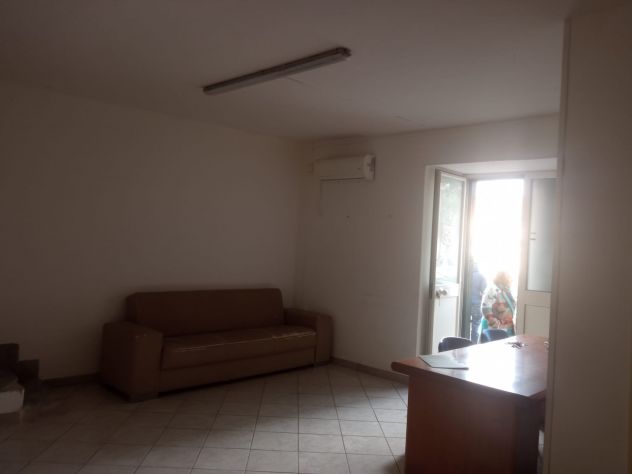 locale commerciale in vendita a Frignano