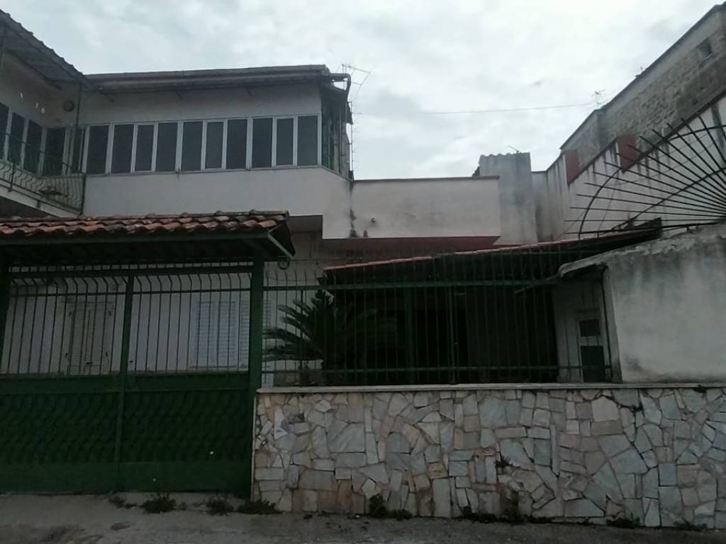 casa indipendente in vendita a Frignano
