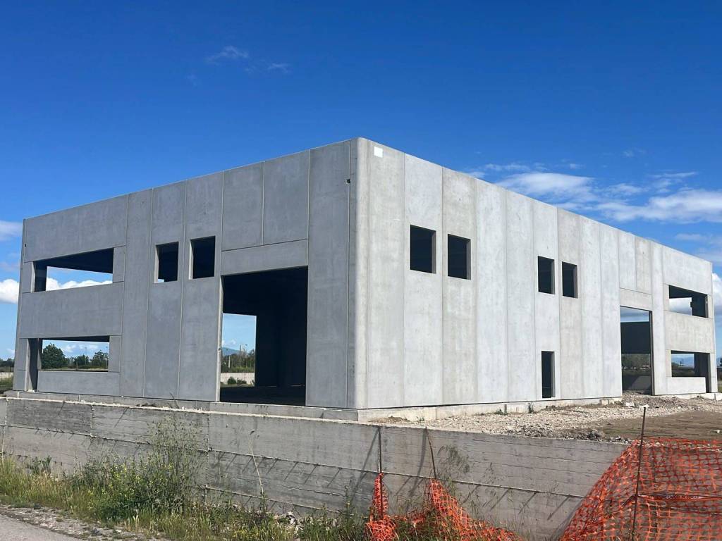 negozio in vendita a Frignano