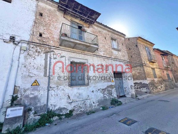 casa indipendente in vendita a Frignano