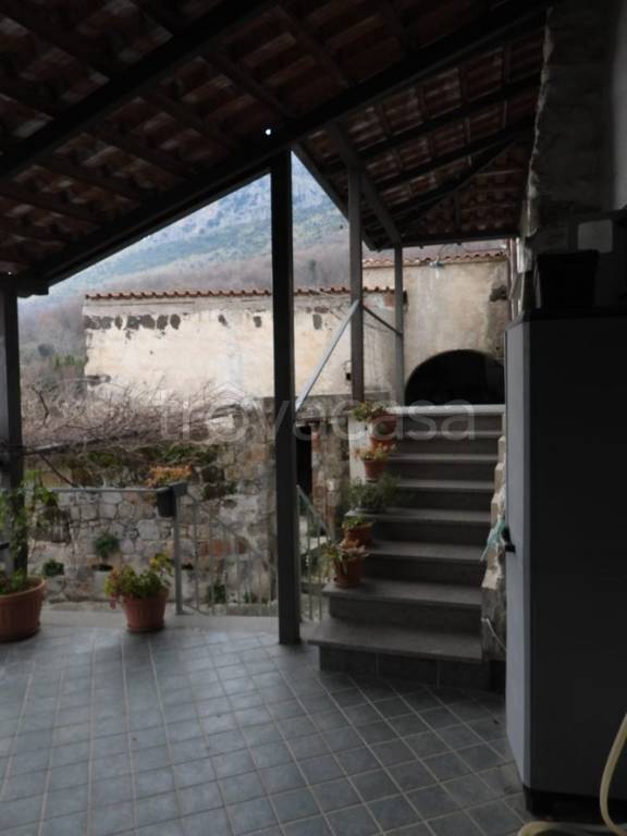 casa indipendente in vendita a Galluccio in zona Campo