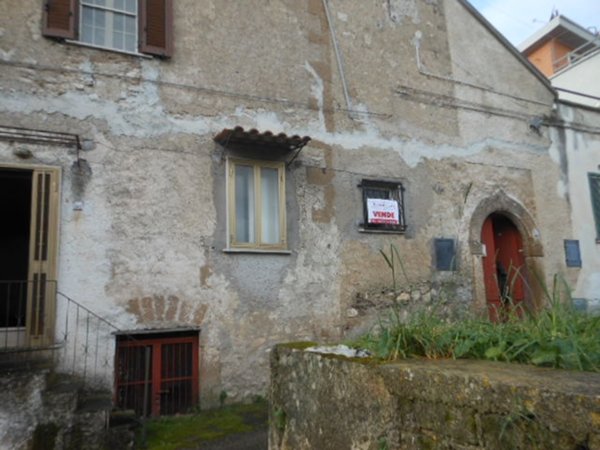 casa indipendente in vendita a Galluccio