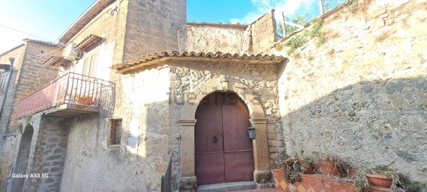 casa indipendente in vendita a Galluccio