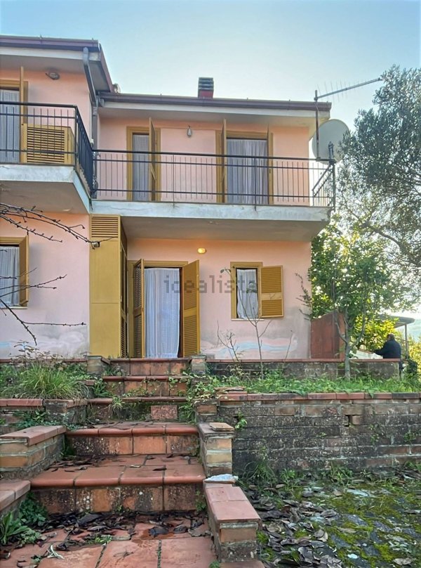 casa indipendente in vendita a Galluccio