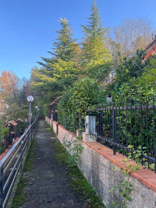 casa indipendente in vendita a Galluccio