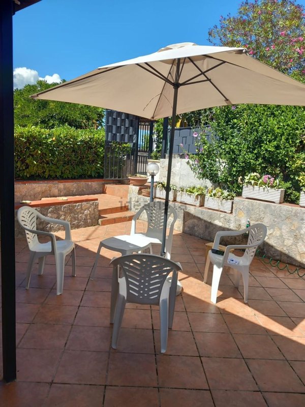 casa indipendente in vendita a Galluccio in zona Campo