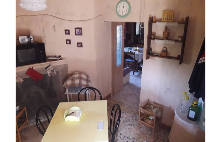 casa indipendente in vendita a Galluccio in zona Sipicciano