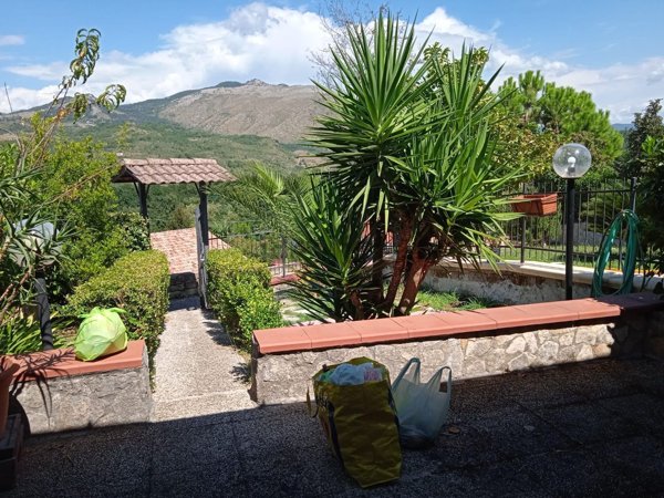 casa indipendente in vendita a Galluccio