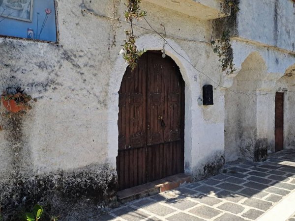 casa indipendente in vendita a Galluccio in zona Vaglie