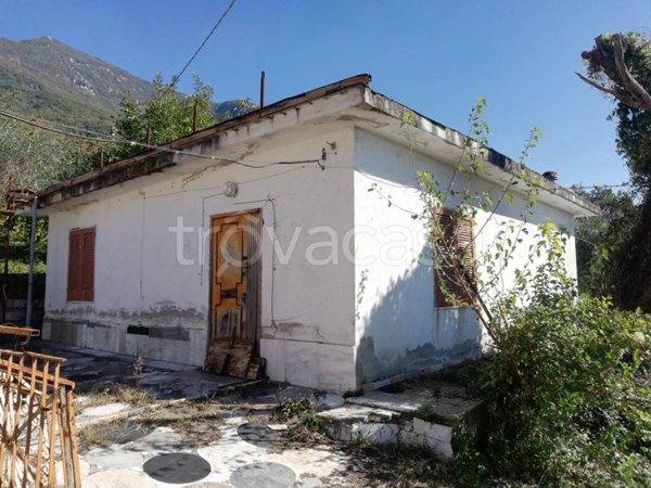 casa indipendente in vendita a Gioia Sannitica in zona Calvisi