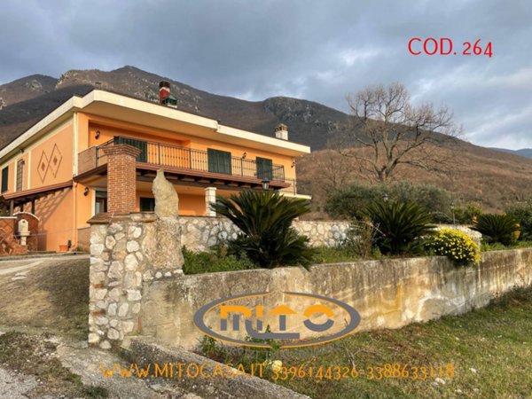 casa indipendente in vendita a Gioia Sannitica in zona Calvisi