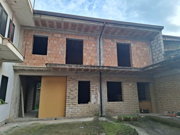 casa indipendente in vendita a Grazzanise