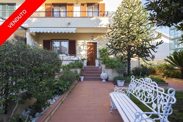 casa indipendente in vendita a Gricignano di Aversa