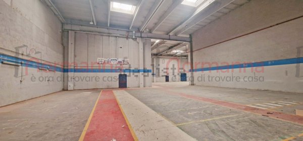 capannone in vendita a Gricignano di Aversa